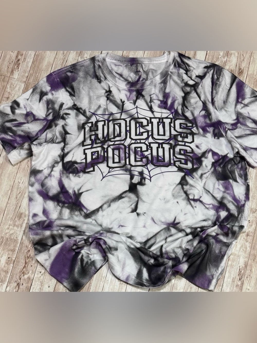 Hocus Pocus spray paint Purple Black Shirt size XL